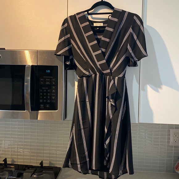 Dresses & Skirts - Monteau Wrap Dress